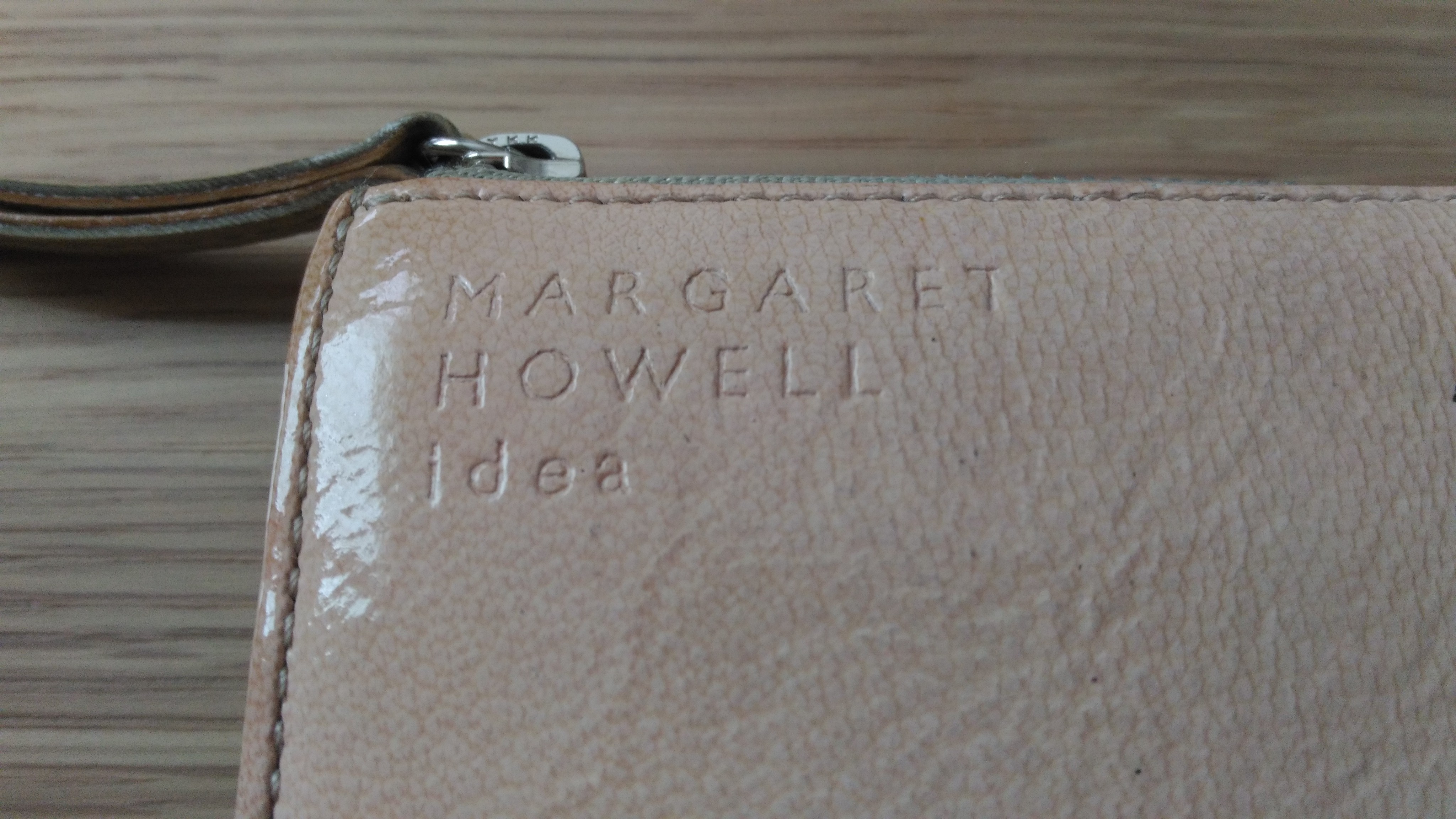 MARGARET HOWELL ideaが薄くて使いやすい！長財布好きにおすすめ
