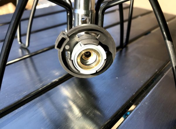 SOTO レギュレーターのガスボンベを装着する箇所のアップ